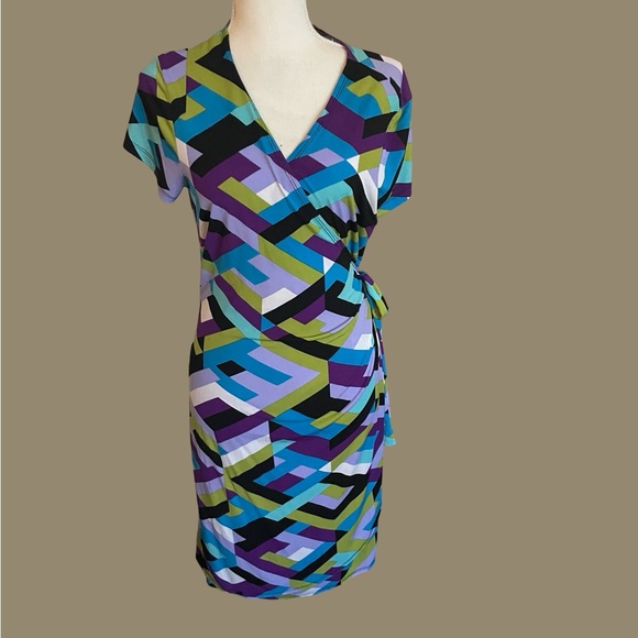 Emma & Michele Wrap Dress purple Green geometric print short sleeves size large - Picture 3 of 15